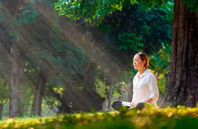 Meditacion vipassana online retiros yoga Arya Tara Lleida
